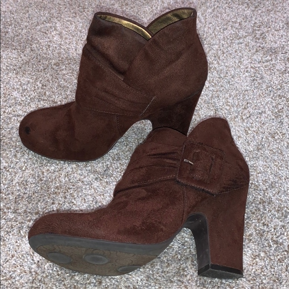 American Eagle boots